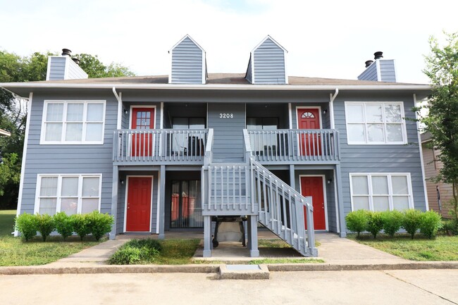 Primary Photo - 3208 Village Dr SW