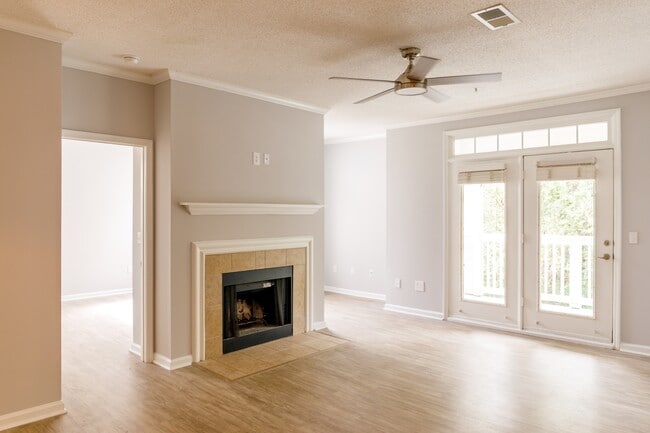 Building Photo - 45 Sycamore Ave