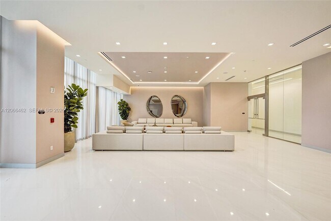 Building Photo - 1170 E Hallandale Beach Blvd