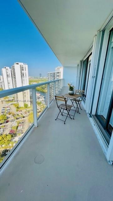 Building Photo - 3731 N Country Club Dr