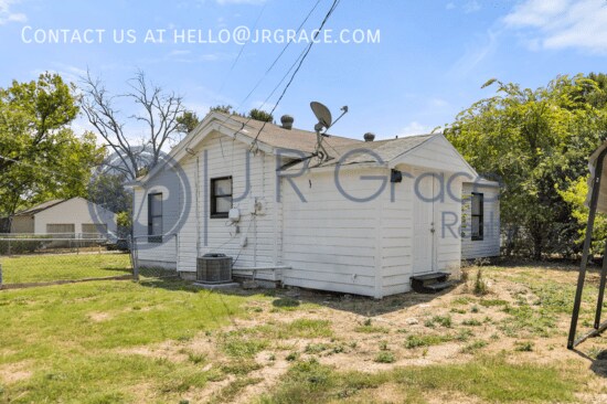 Building Photo - 3132 N 28th St