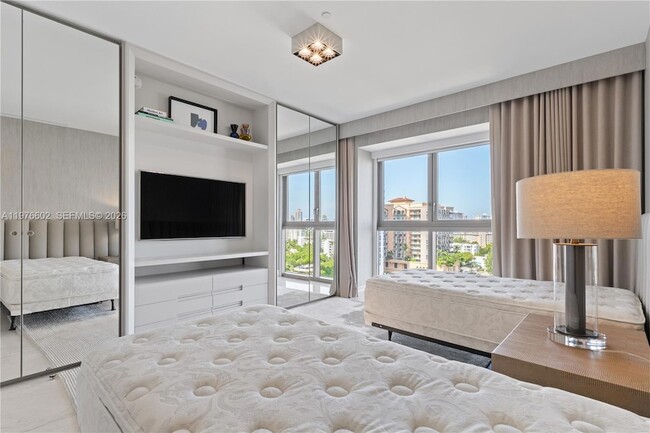 Building Photo - 17749 Collins Ave