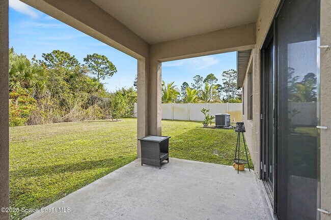 Building Photo - 543 Old Country SE Rd