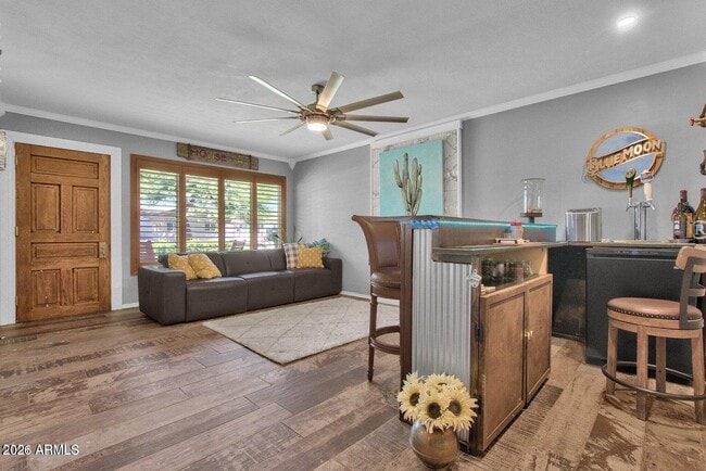 Building Photo - 6621 E 4th St