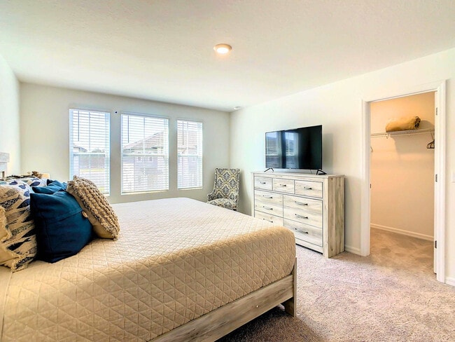 Building Photo - 820 Longboat Dr