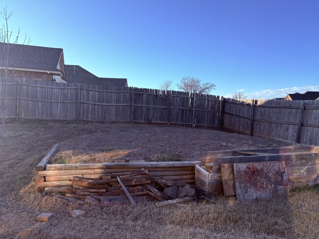 Building Photo - Four bedroom home in Central Norman