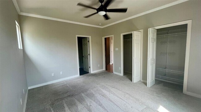Building Photo - 7501 Shadowridge Run