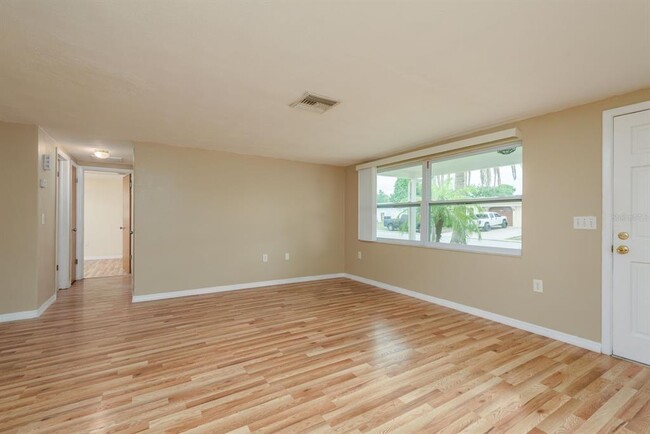 Building Photo - 3511 Calera Dr