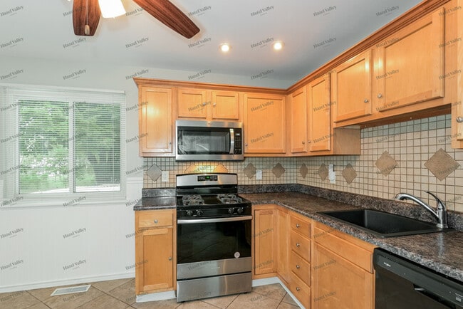 Building Photo - 1145 Boone St