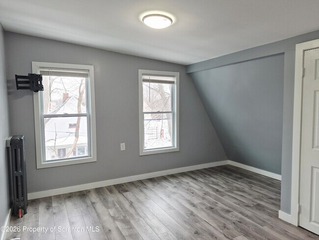 Building Photo - 124 Willow St