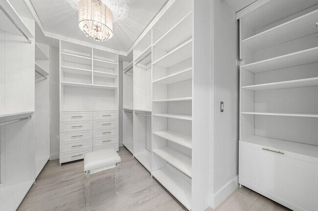 Building Photo - 1733 Coral Gardens Dr