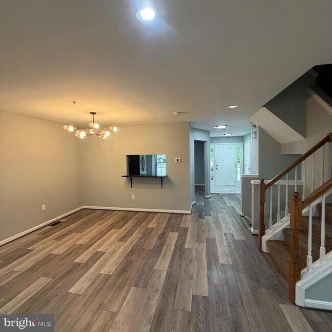 Building Photo - 10875 Sherwood Hill Rd