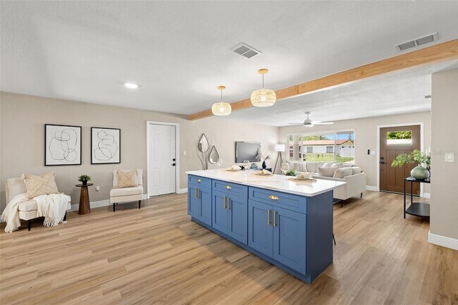 Building Photo - 2066 62nd Pl S