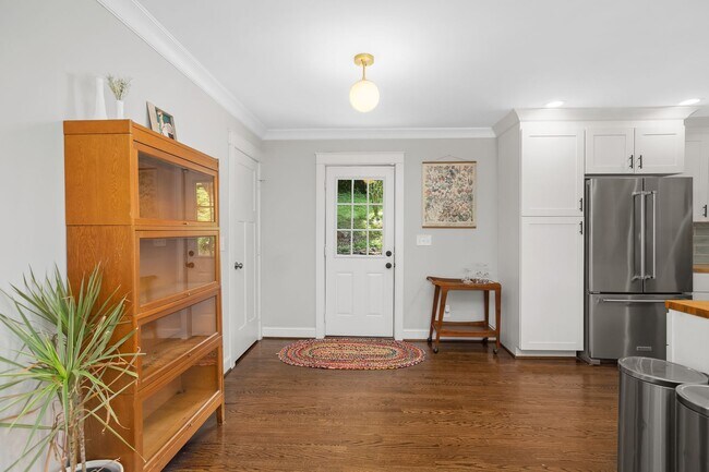 Building Photo - Ardmore Townhome Available Now