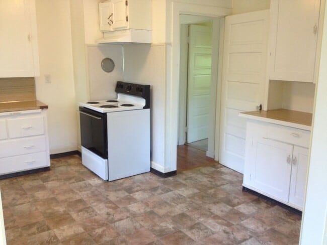 Building Photo - Fountain District 2 Bedroom Home!