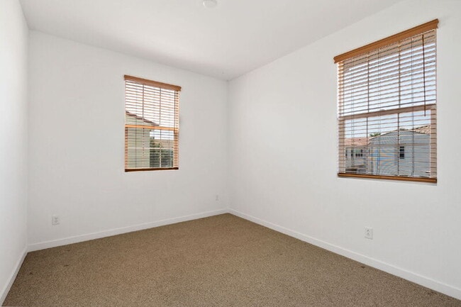 Building Photo - 5301 E Commerce Way