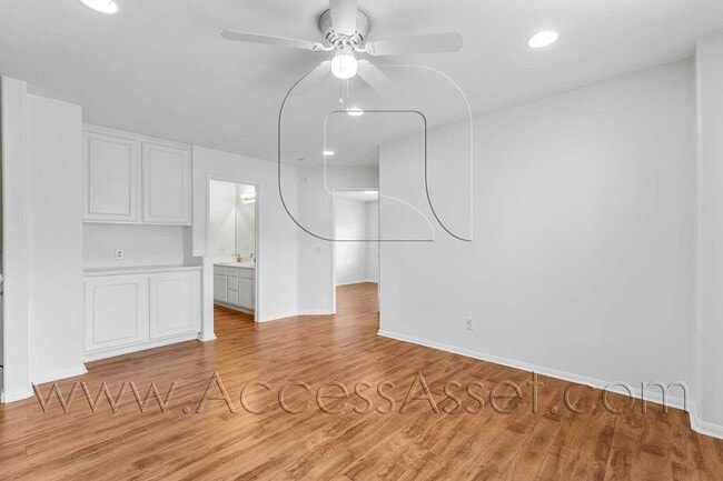 Building Photo - Spacious & Stylish 3 Bed/3.5 Bath Home In Temecula's Harveston Lake Community!