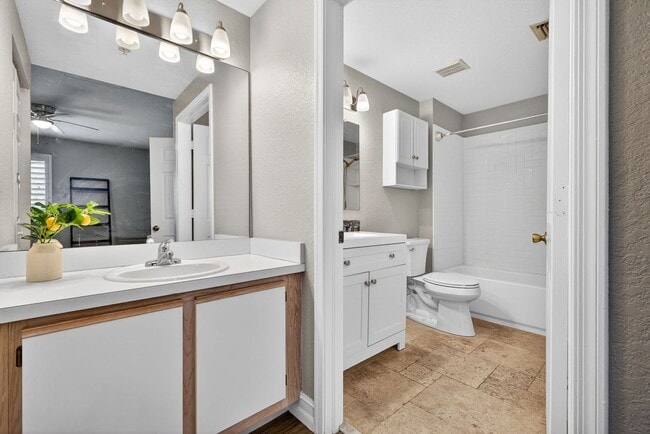 Building Photo - 6481 Aragon Way