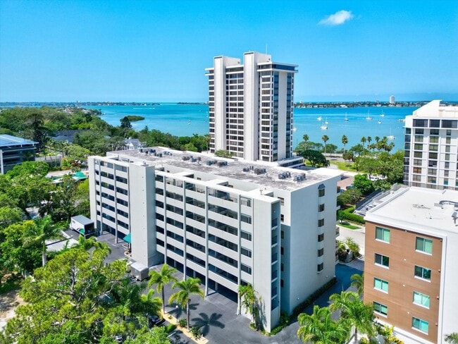 Building Photo - 2 Bedroom 2 Bath Waterview Condo (Palm Place Condominiums)