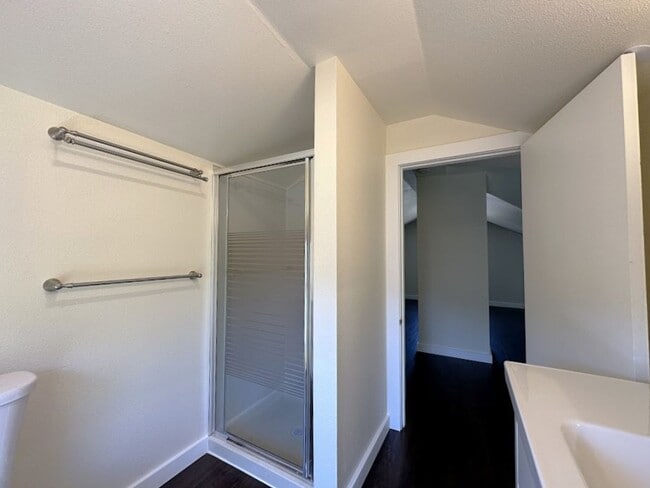 Building Photo - Proctor district home featuring updated ki...