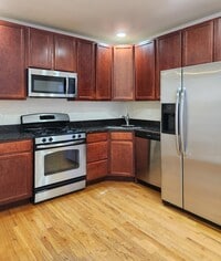 Building Photo - 2856 W Rosemont Ave