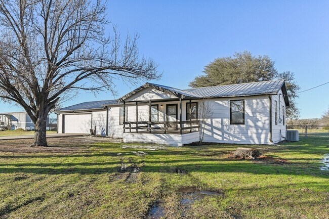 Building Photo - 250 Co Rd 3318