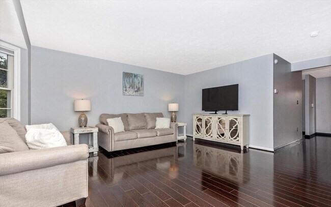 Building Photo - Beautifully maintained townhouse in New Market available before the new school year!