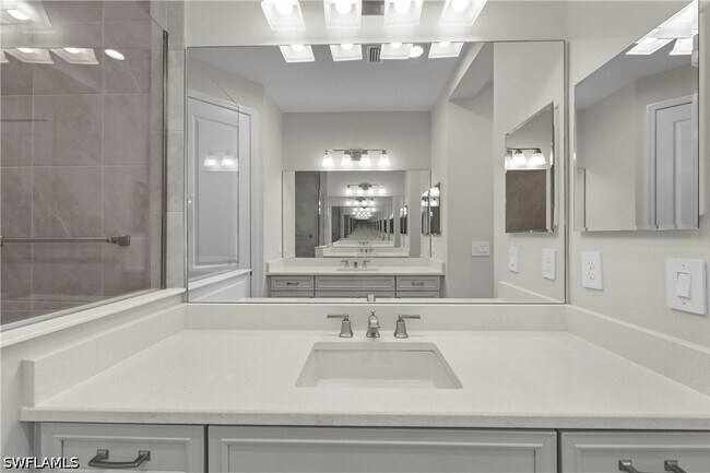 Building Photo - 2373 Ariane Dr