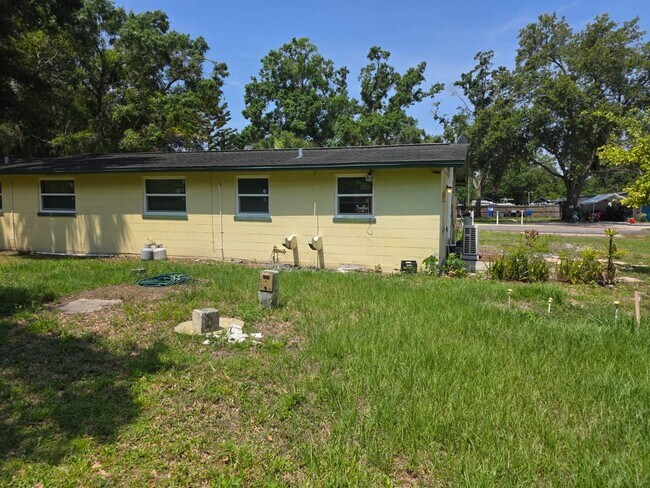 Building Photo - 5904 Kingsview Ln