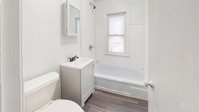 Building Photo - 3863 E 154th St