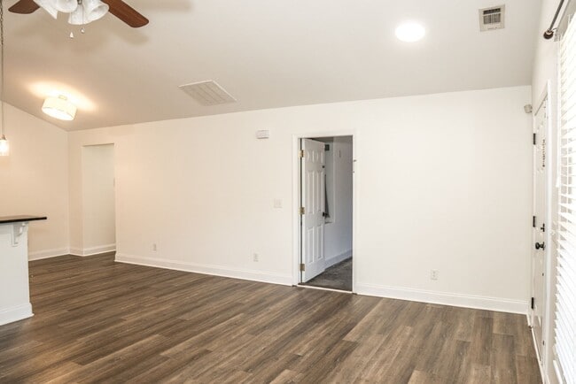 Building Photo - Three Bedroom on the Pond in Hearthstone Lakes Community