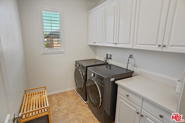 Building Photo - 27336 Ellery Pl