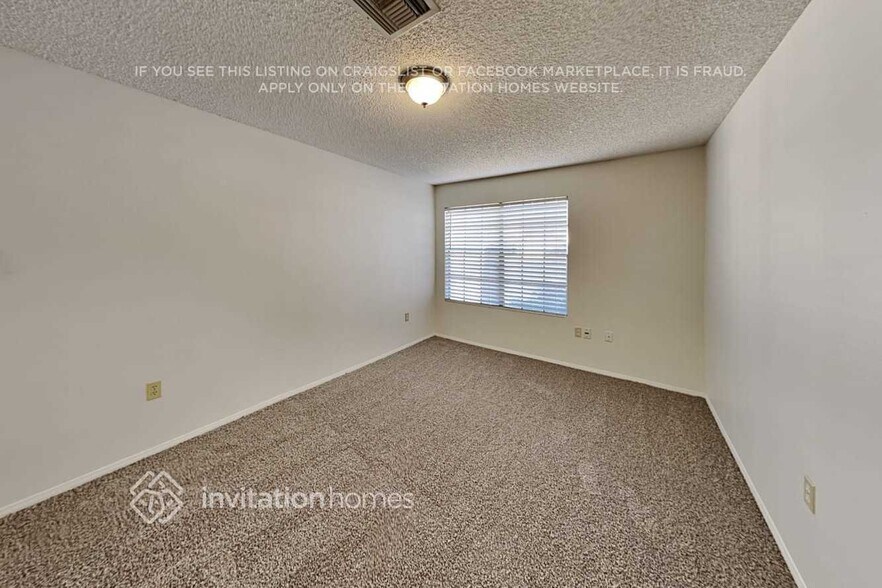 Building Photo - 1545 E Laurel Ave