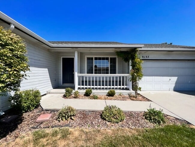 Building Photo - 8137 Waterfowl Ave