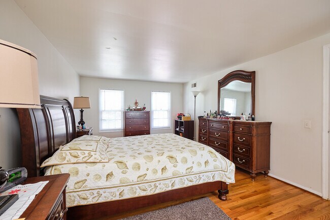 Building Photo - 9124 Orchard Brook Dr