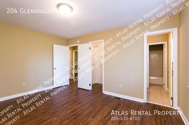 Building Photo - 204 Glenvalley Ln NW