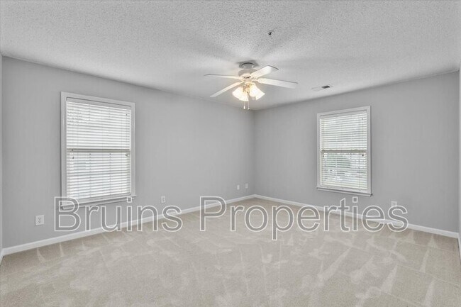 Building Photo - 6113 Hedgecock Cir