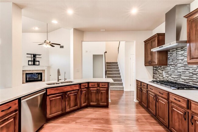 Building Photo - 15617 Pumpkin Ridge Dr