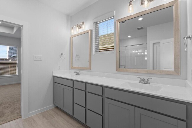 Building Photo - 17219 Bluebonnet Creek Trl