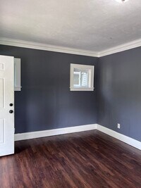 Building Photo - 3-Bedroom Home for Rent in Cleveland – Great Value!