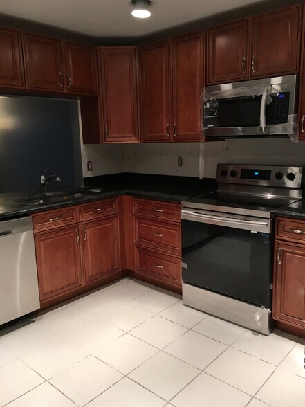 Stainless steel appliances - 71 18th Ave S
