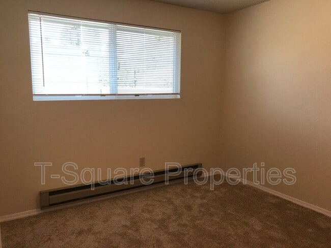 Building Photo - 601 Ave A