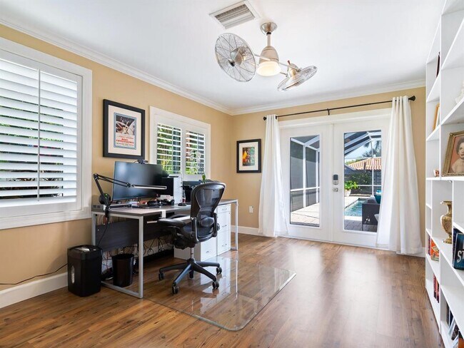 Building Photo - 606 Owl Way