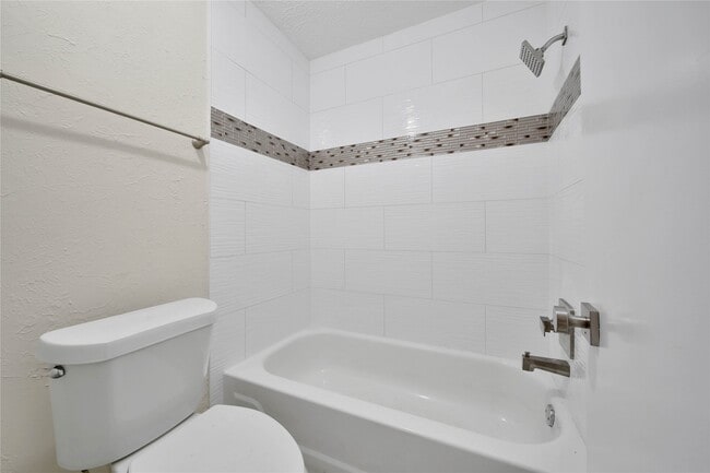 Building Photo - 10904 Birch Dr