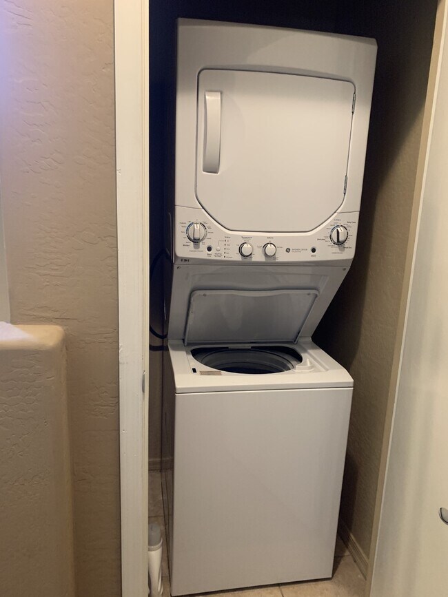 washing+dryer - 3250 W Greenway Rd