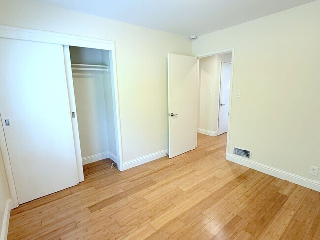 Building Photo - Remodeled One Story Home Located In Desirable Lafayette !