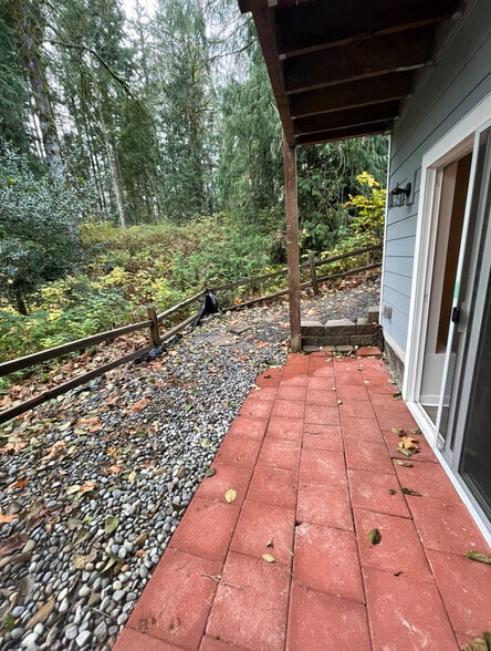 Building Photo - 4979 Onalaska Loop SE