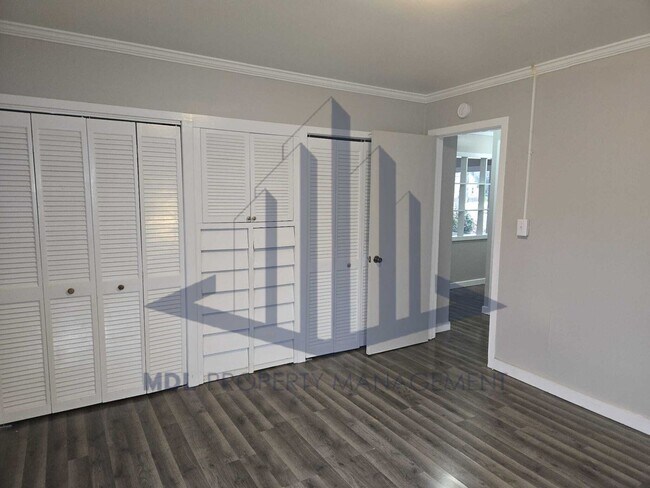 Building Photo - Gorgeous and Cozy 3 bed in Saginaw, Available now!