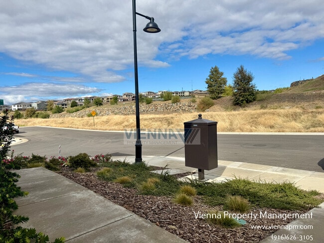 Building Photo - 4696 Snapdragon Wy