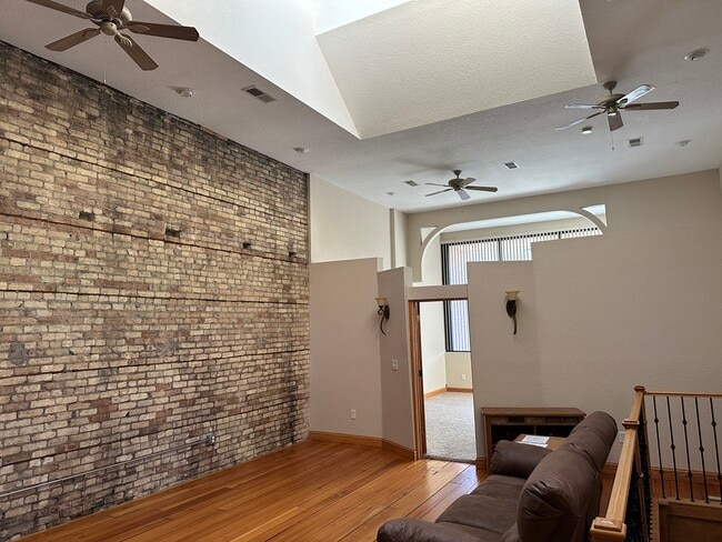 Building Photo - 419 E Grand Ave